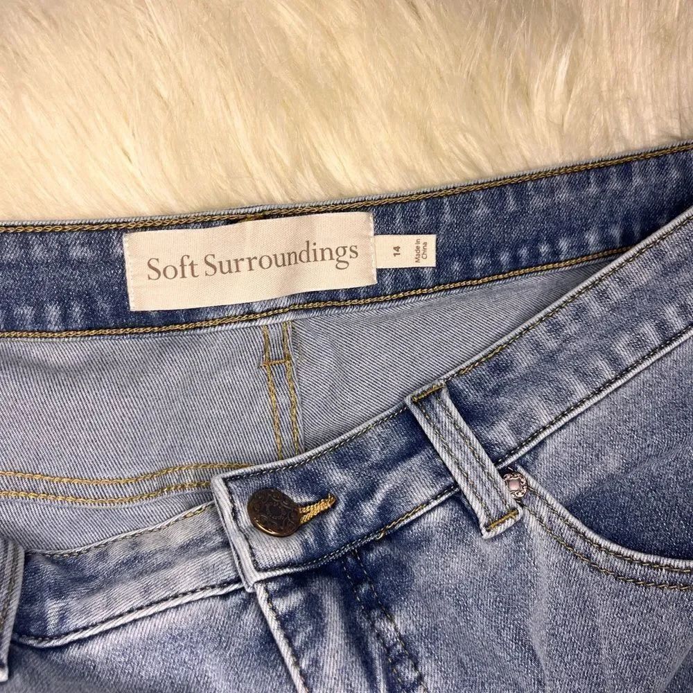 Soft surroundings stone washed bronze studded cropped denim sz 14 - Picture 3 of 8